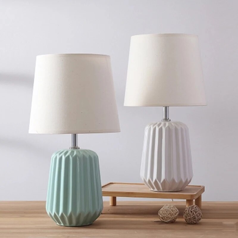 Nordic Simple Green Ceramic Vase Table Lamp