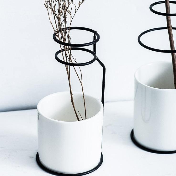 Adela Vases